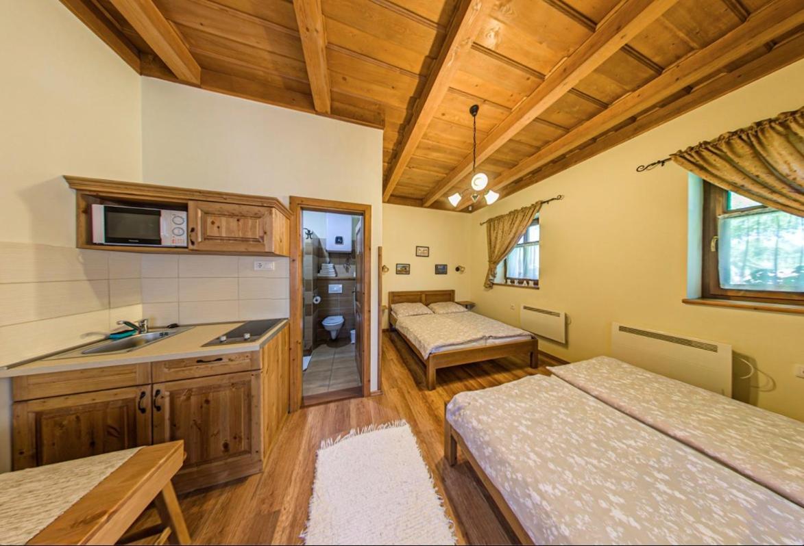 Toth Vendeghaz Es Apartmanhaz Ujfeherto エクステリア 写真