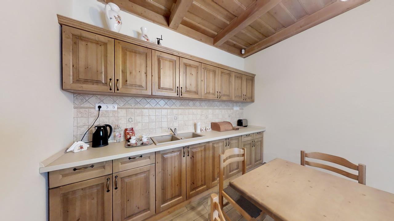 Toth Vendeghaz Es Apartmanhaz Ujfeherto エクステリア 写真