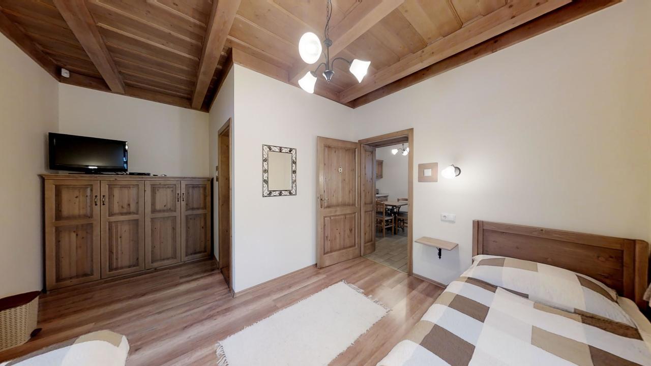 Toth Vendeghaz Es Apartmanhaz Ujfeherto エクステリア 写真